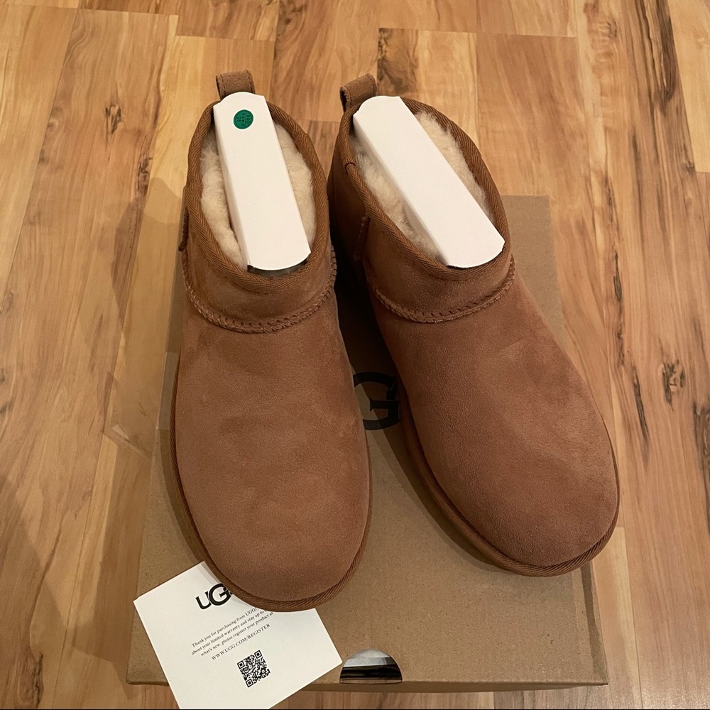 NIB UGG Ultra Mini boots chestnut - Picture 2 of 6